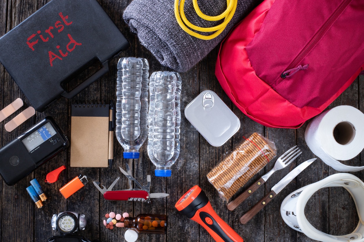Emergency bag for earthquake