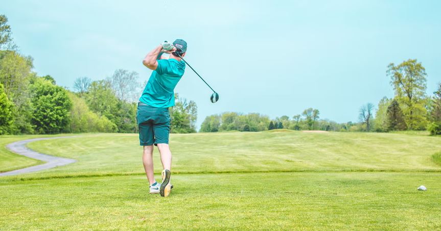 playing-on-a-golf-course