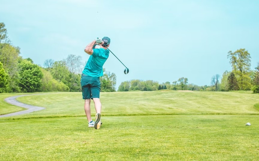 Tour-money-clips-are-worn-on-golfers-belts-the-brims-of-their-sun-visors-and-baseball-caps-or-on-their-bags