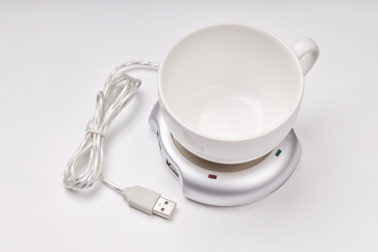 Electronic USB Hub and Heater