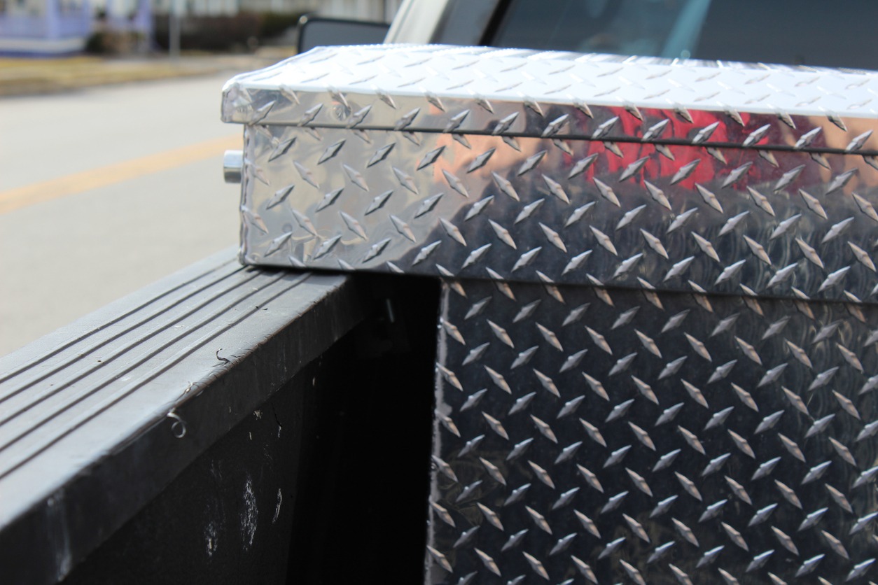 Stainless steel cross bed tool box