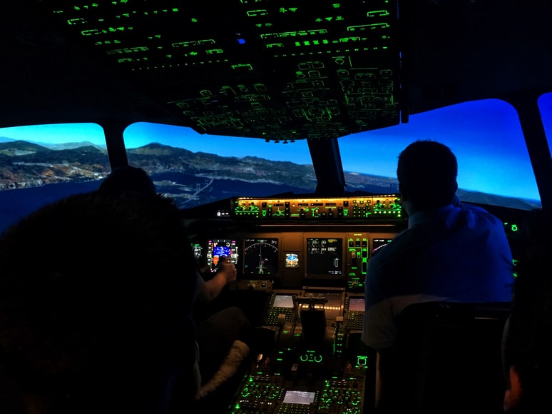 airline pilot simulator-jpeg