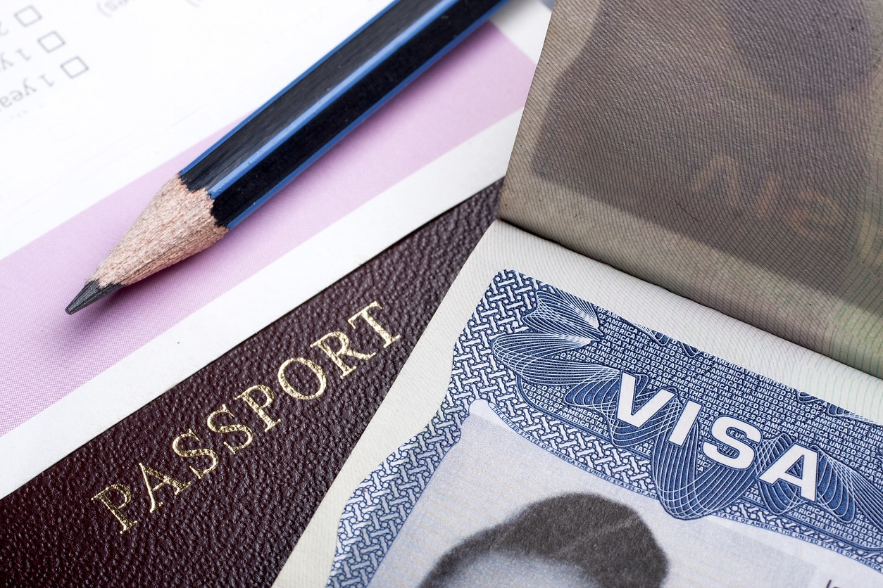 Application for immigration with a passport and US visa