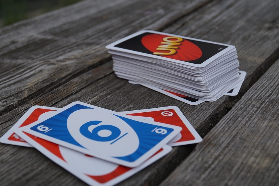 a-deck-of-Uno-cards