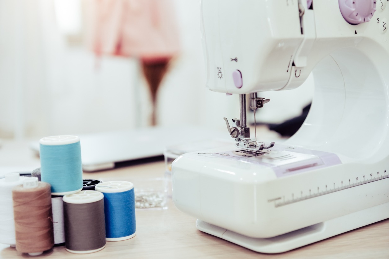 sewing machine white