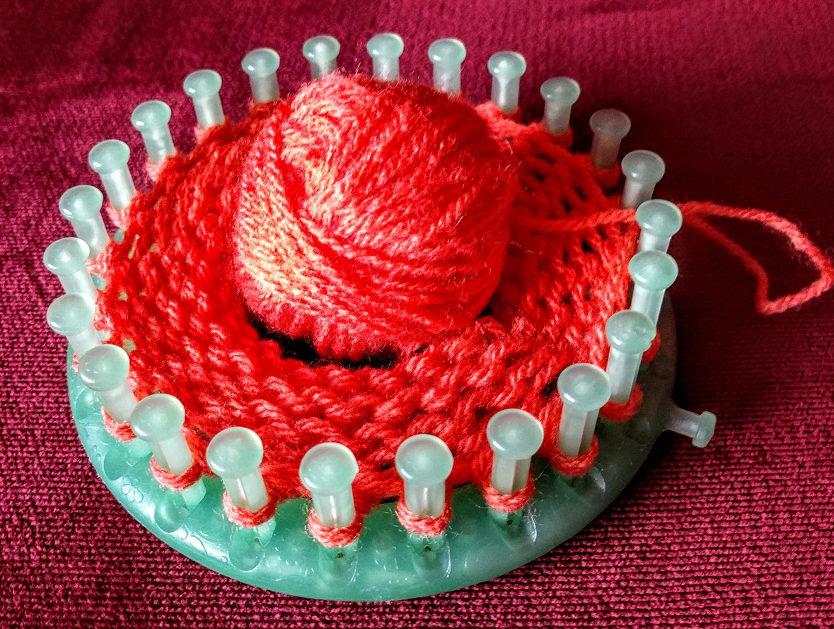 A knitting loom