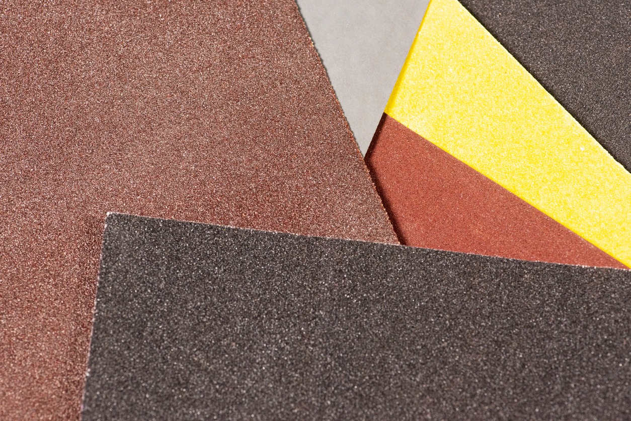Different varieties of sandpaper 