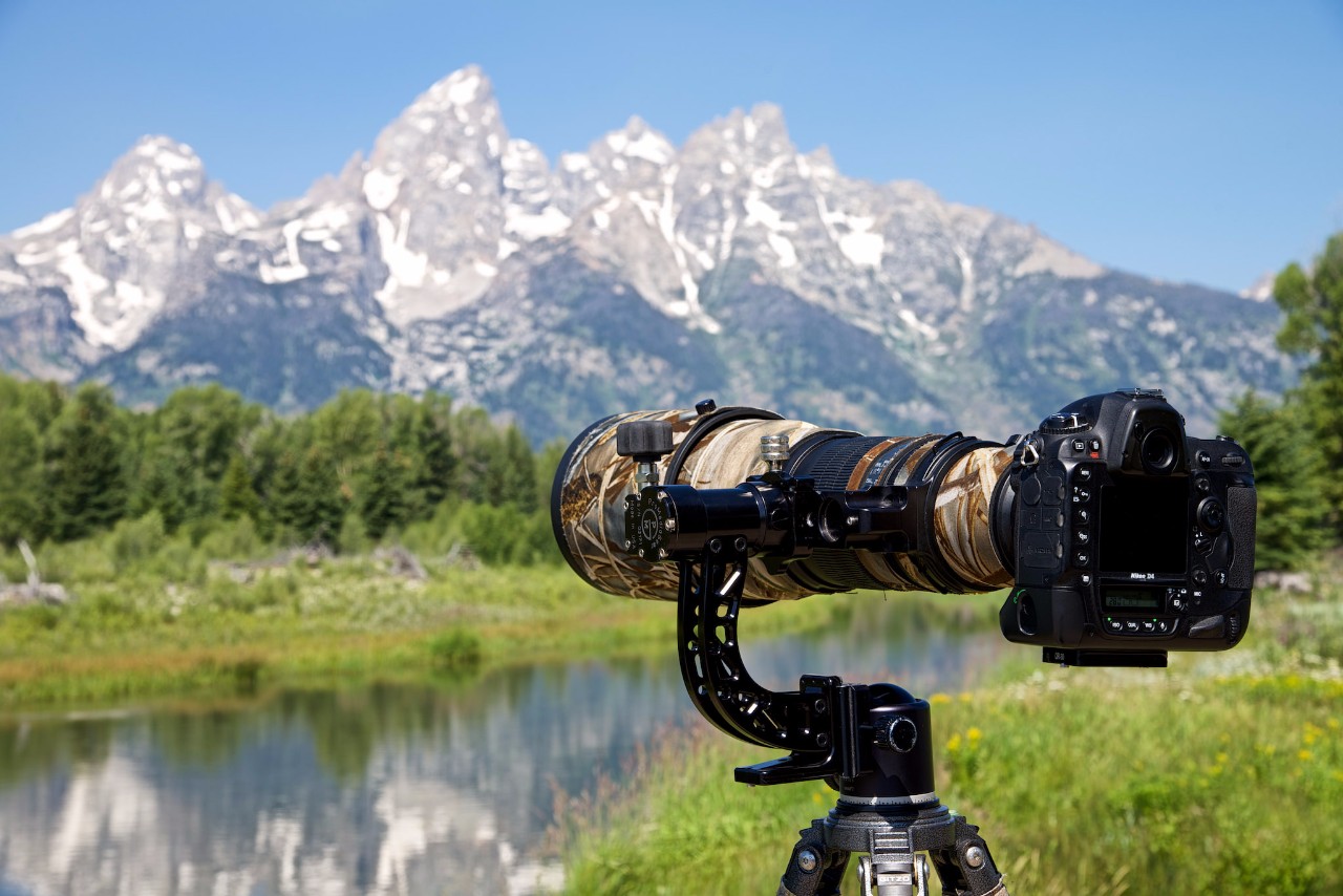 Top-5-Compact-Professional-Tripods-in-2017-1