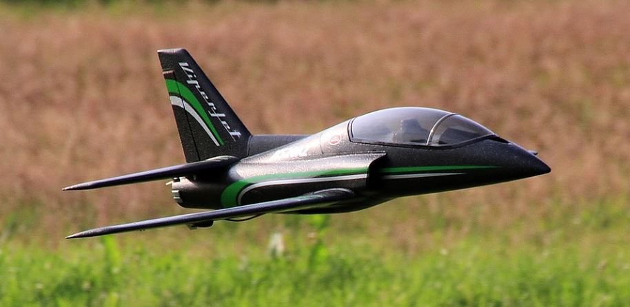 a flying RC jet