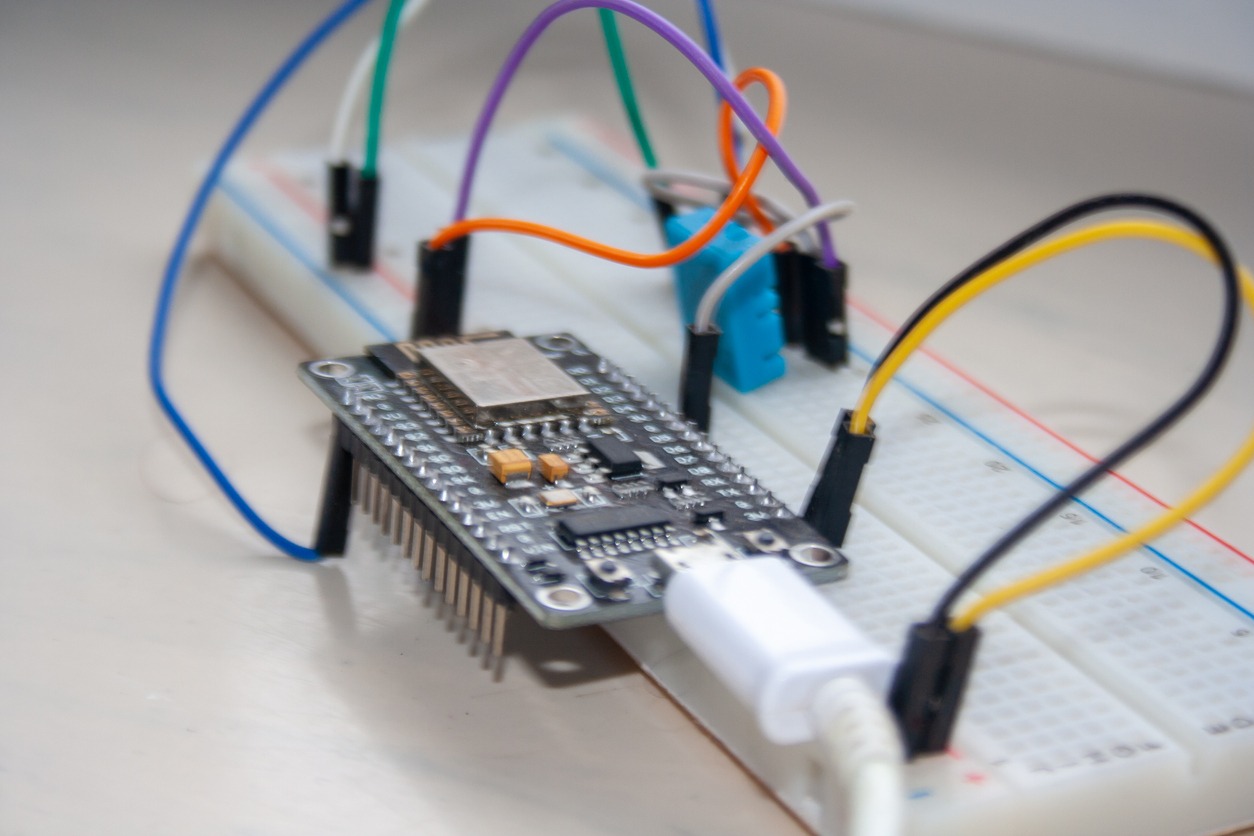 A closeup of an Arduino project.