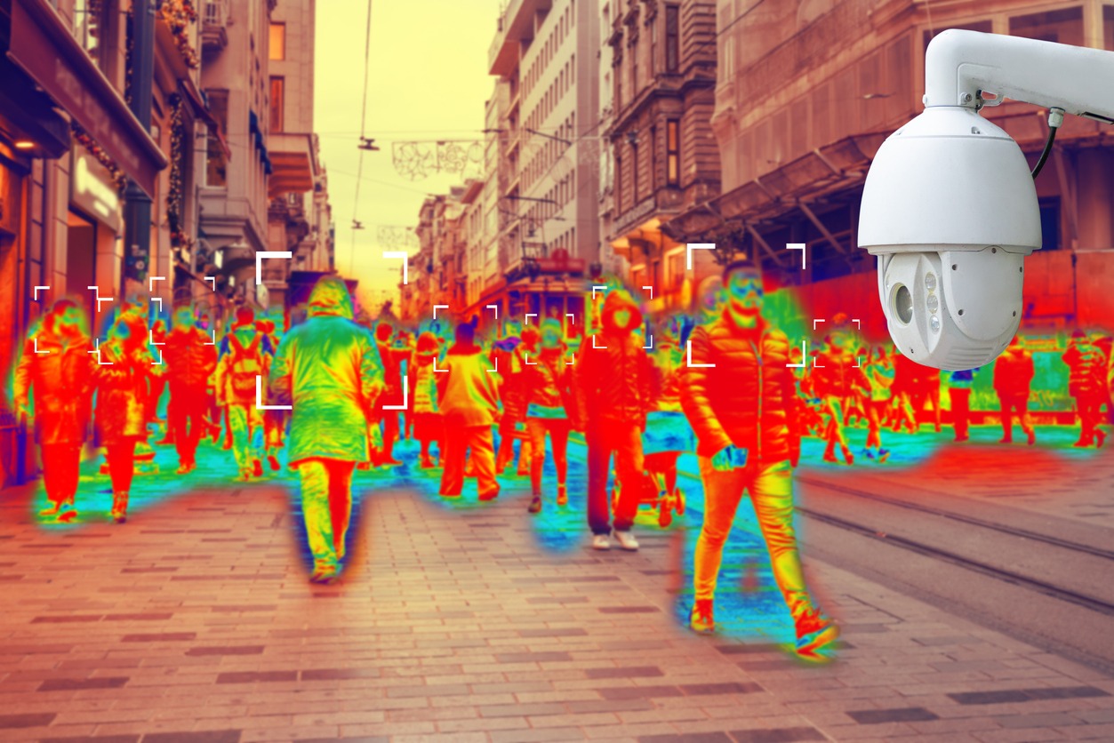 Fixed thermal camera scanning people on the street