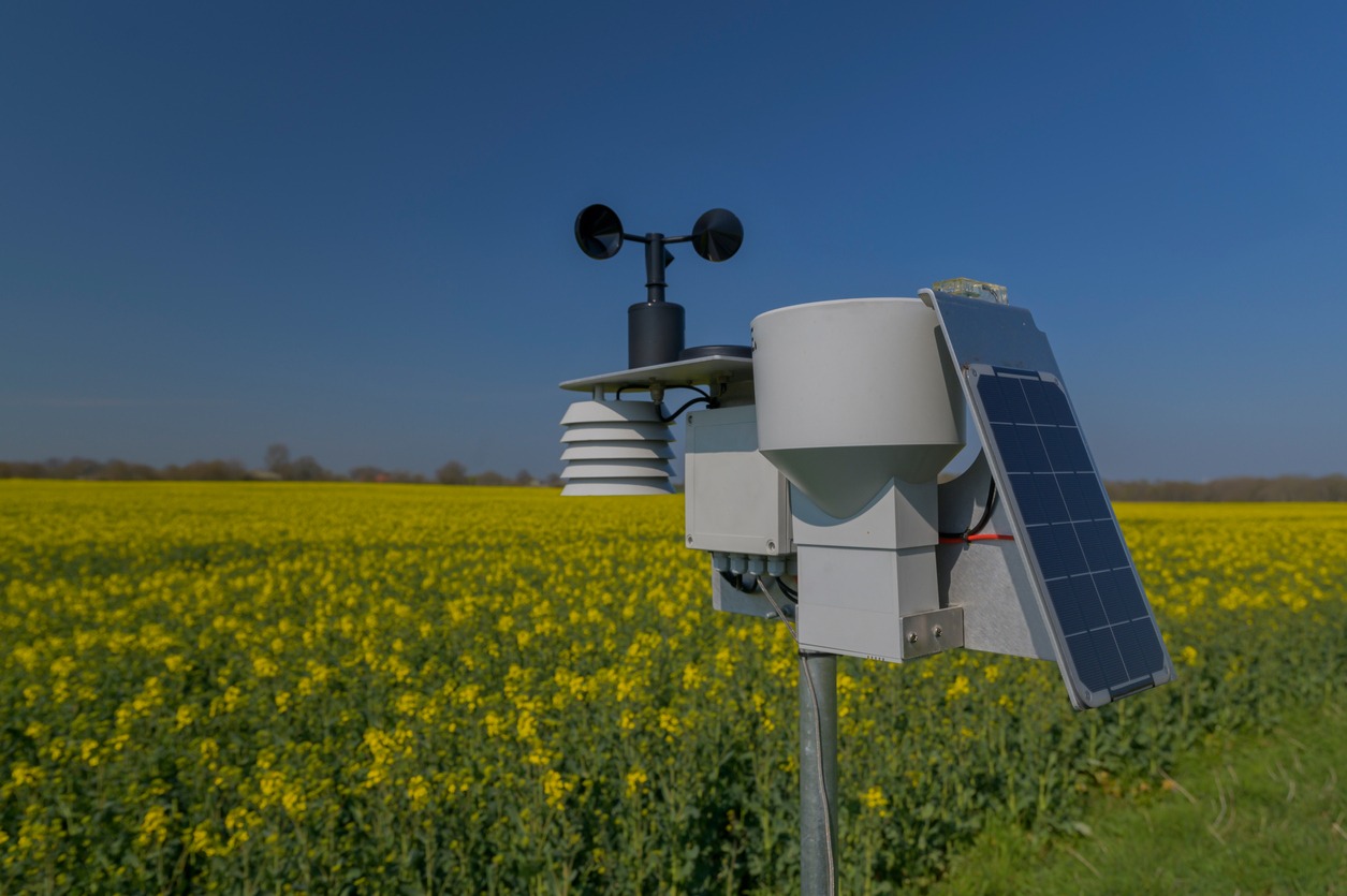 Smart farm technology, an instrument for measuring wind speed and a solar cell system