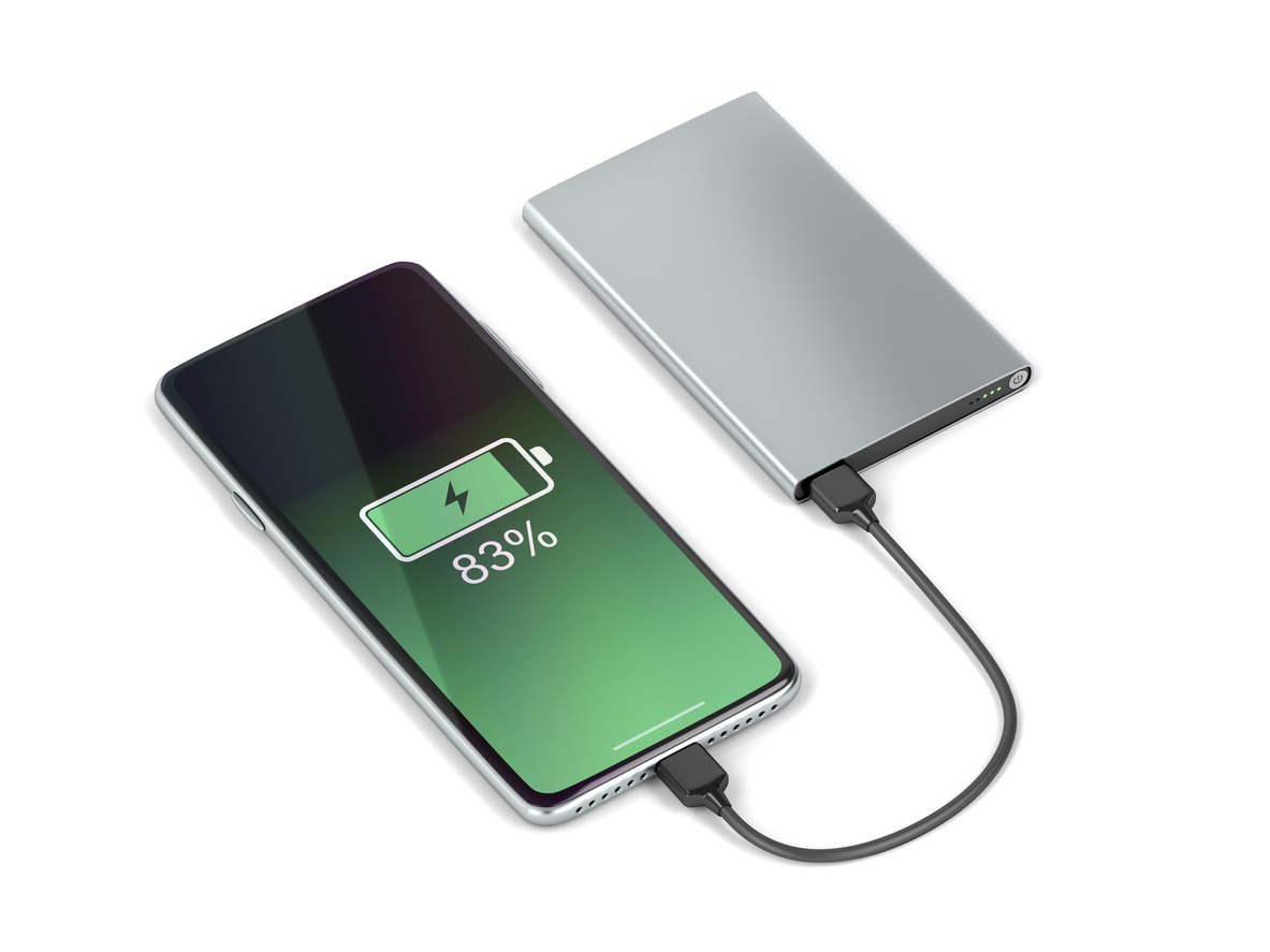 charging a smartphone with a powerbank