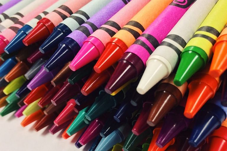 crayons-drawing-school-art-768x511