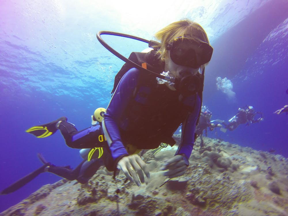 Guide-to-Snorkeling-Vests