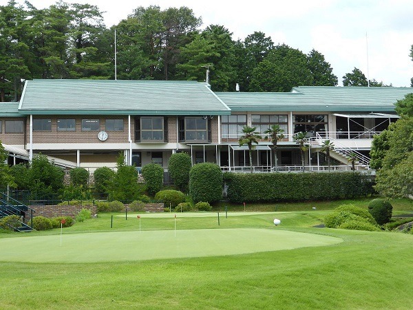 View-of-the-clubhouse-from-the-course