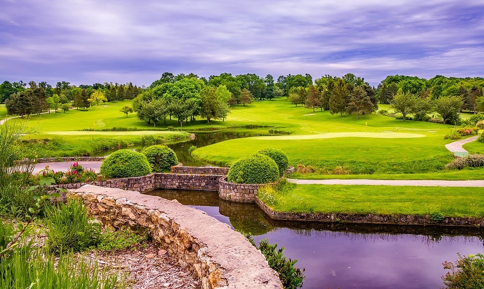 scenic-golf-course-in-France