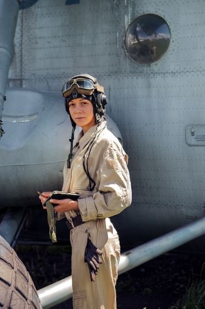young pilot, female navigator