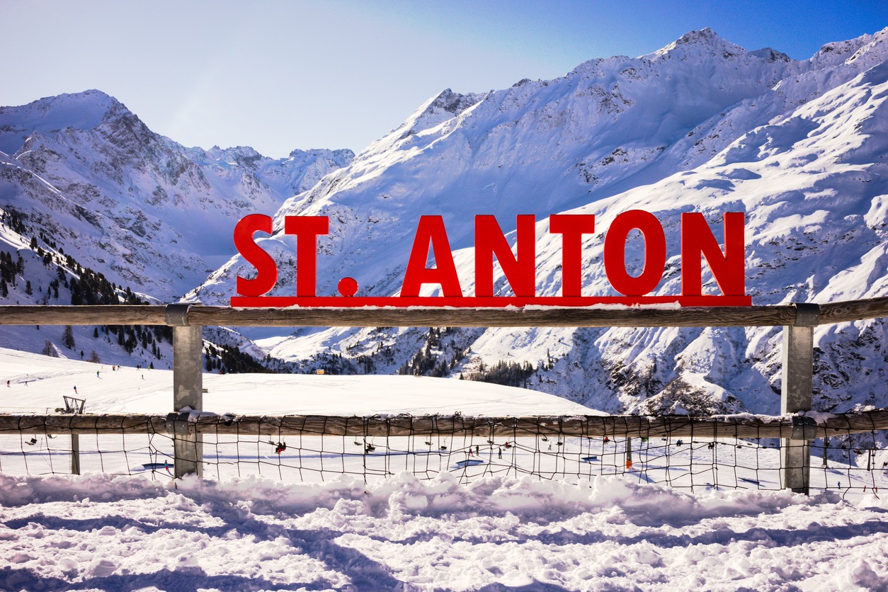 A red sign with St. Anton