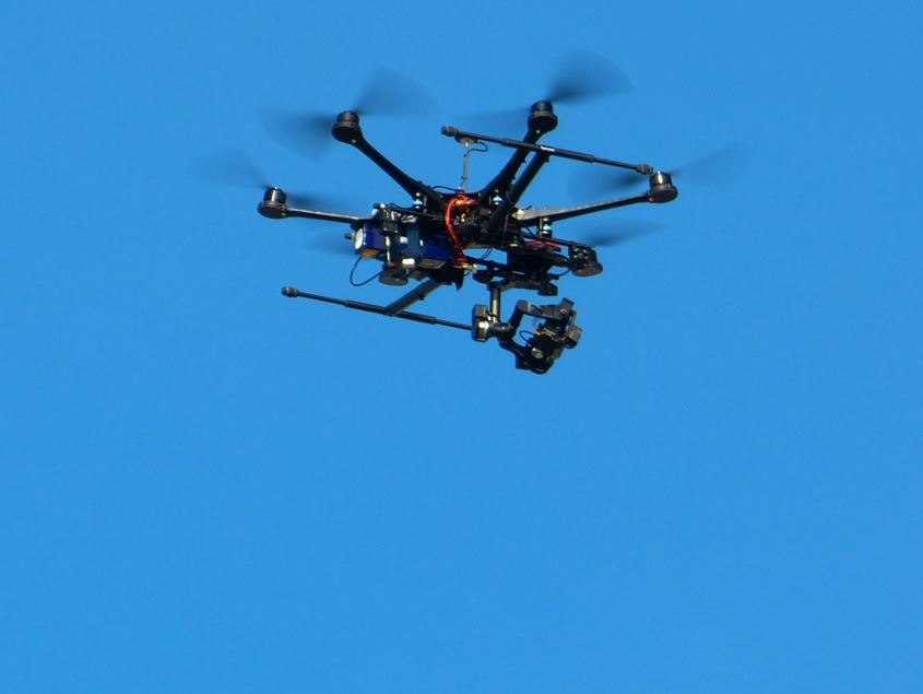 Can-Drones-Lift-Red-Cameras