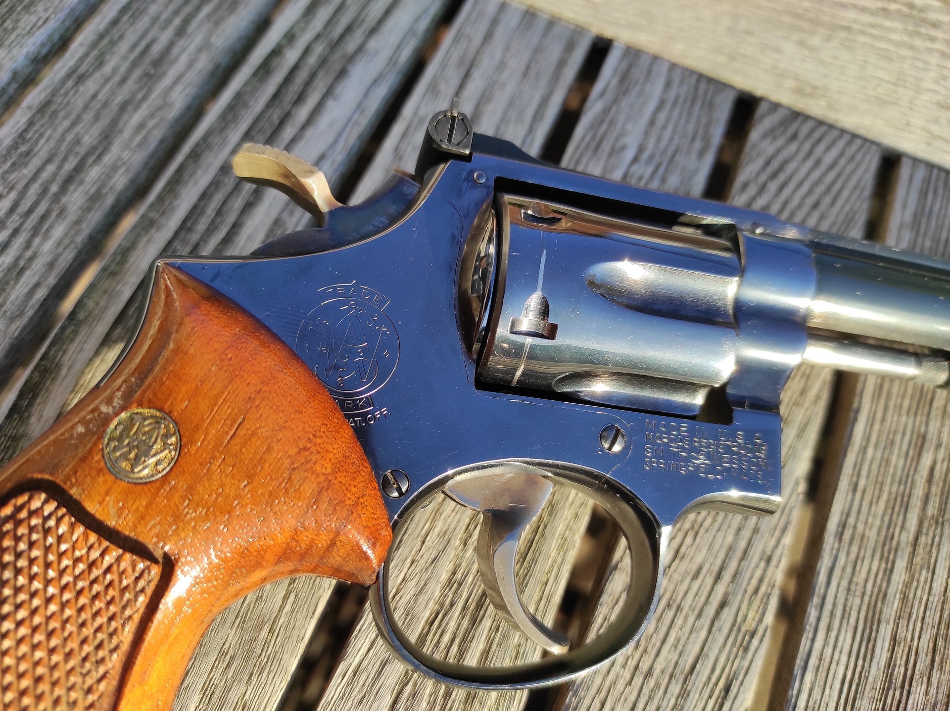 Smith-and-Wesson-revolver