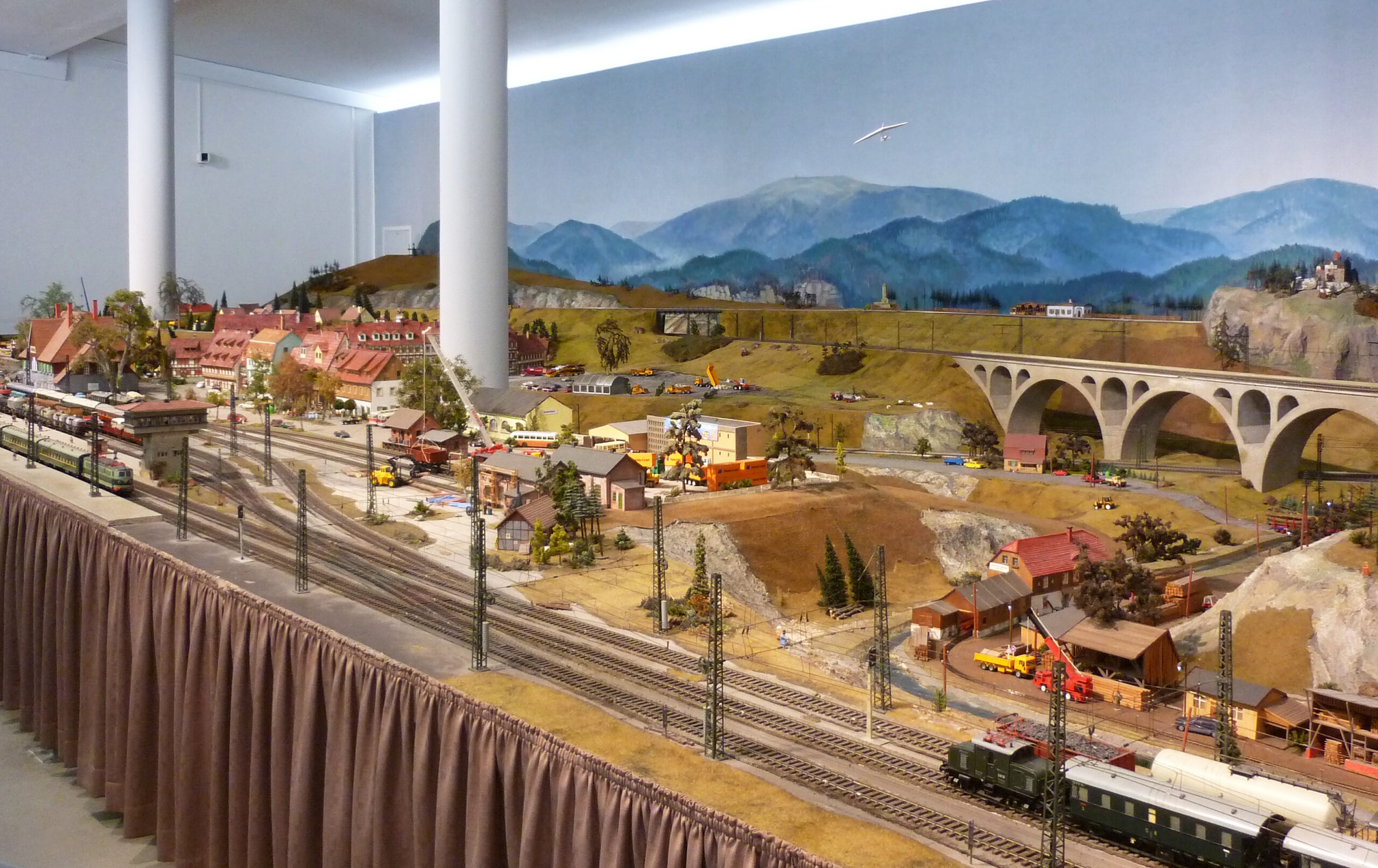 model railways with accessories