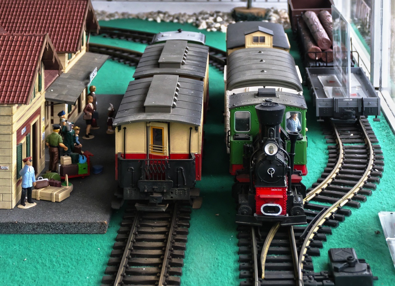 station-model-train-platform