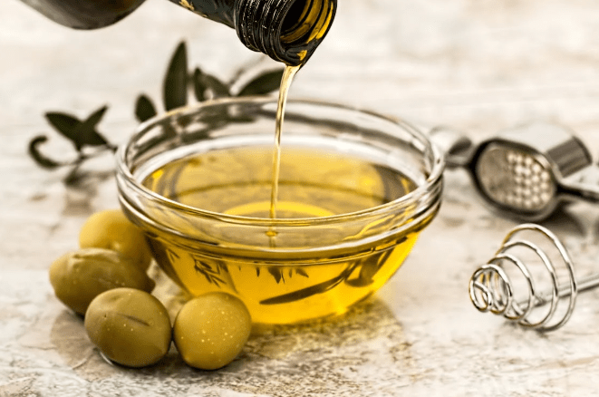 What is More Flammable Vegetable Oil or Olive Oil Comparing Combustion Risks